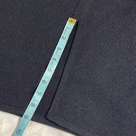 St. John Basics Mid-Length Skirt in Black size 14 - Picture 8 of 9